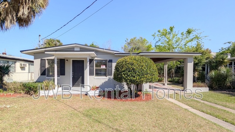 Jacksonville House: 249 44th St W