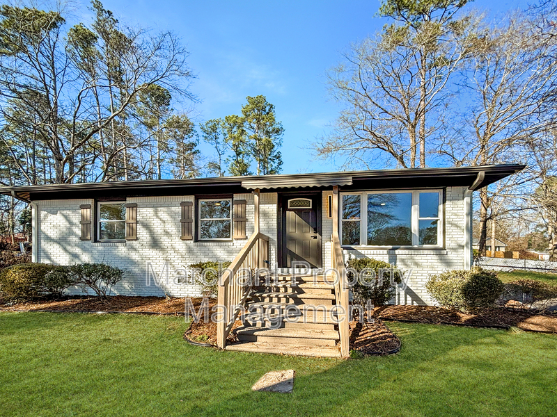 Spartanburg House: 279 Pioneer Pl