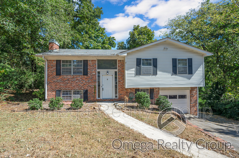 Alabaster House: 514 Navajo Cir