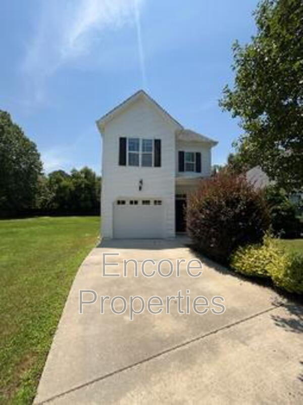 Fuquay-Varina House: 710 Barlang Circle