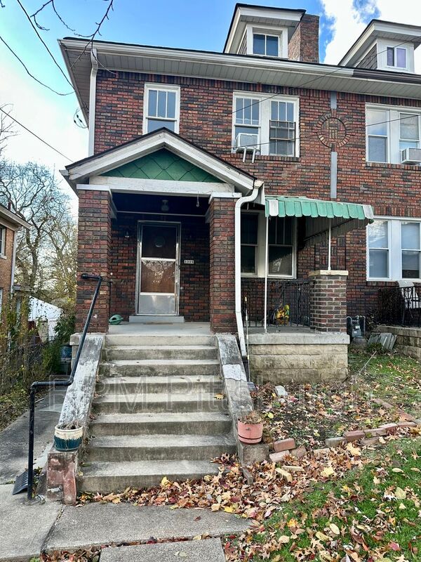 Pittsburgh House: 3306 Shady Ave. Ext.