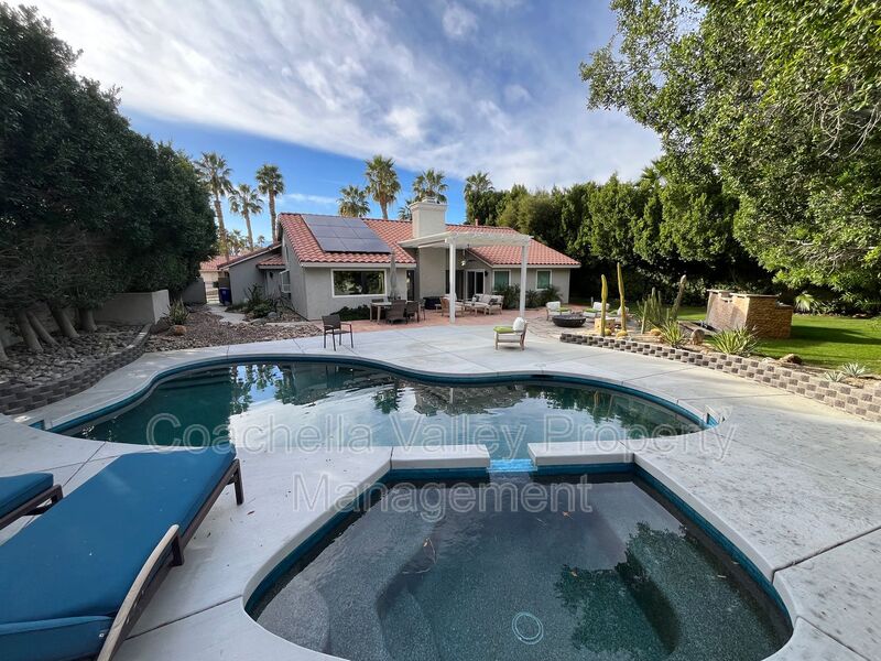 Palm Desert House: 39866 Newcastle Dr