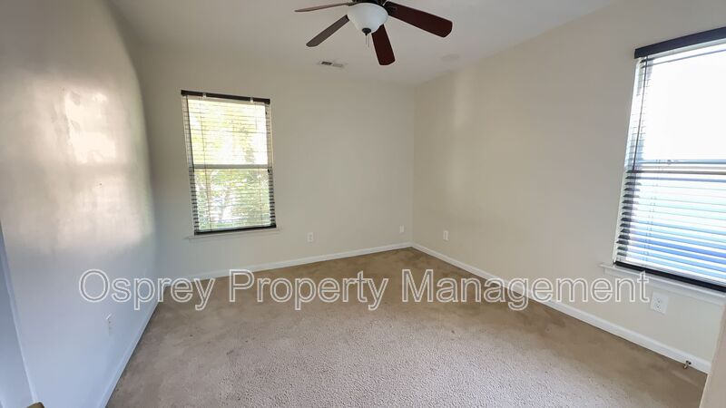 Spacious 3-Bedroom Home with Primary Suite! - Photo 5