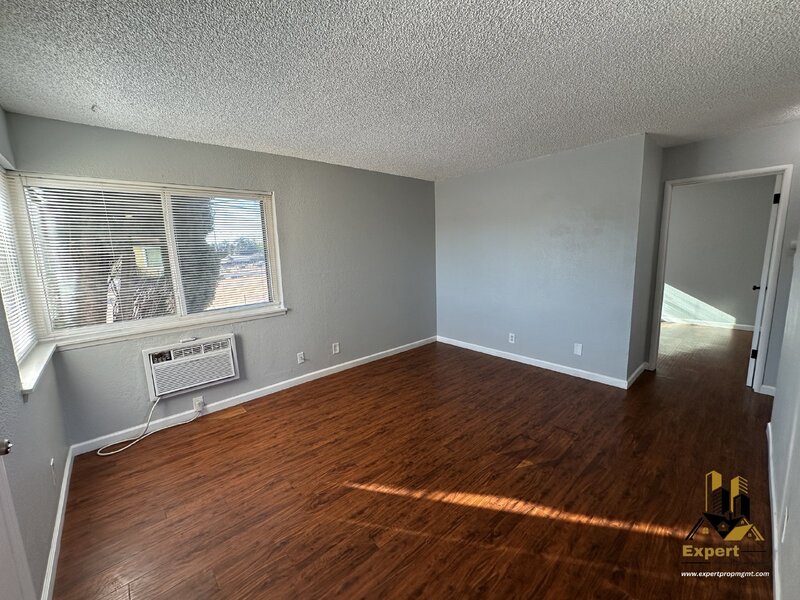 Rio Linda Condo: 6820 7th Ave
