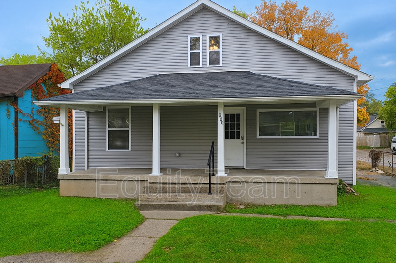 Middletown House: 1800 Glenwood Avenue