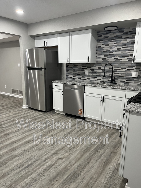 Lee's Summit Condo: 708 Northeast Ball Drive - D