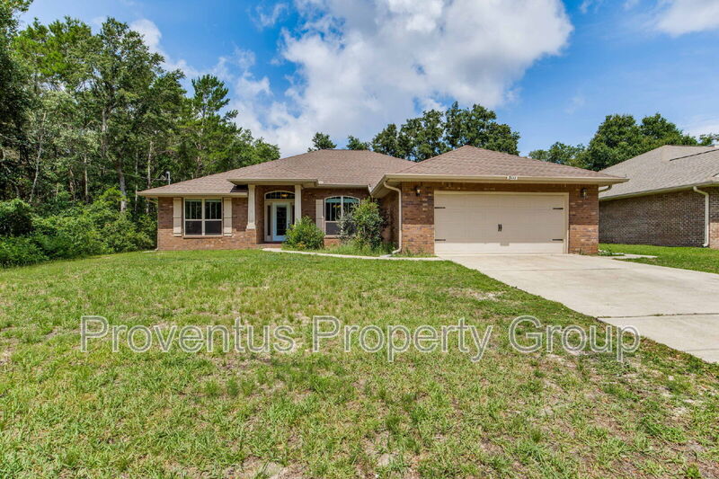 Navarre House: 3111 Hickory St