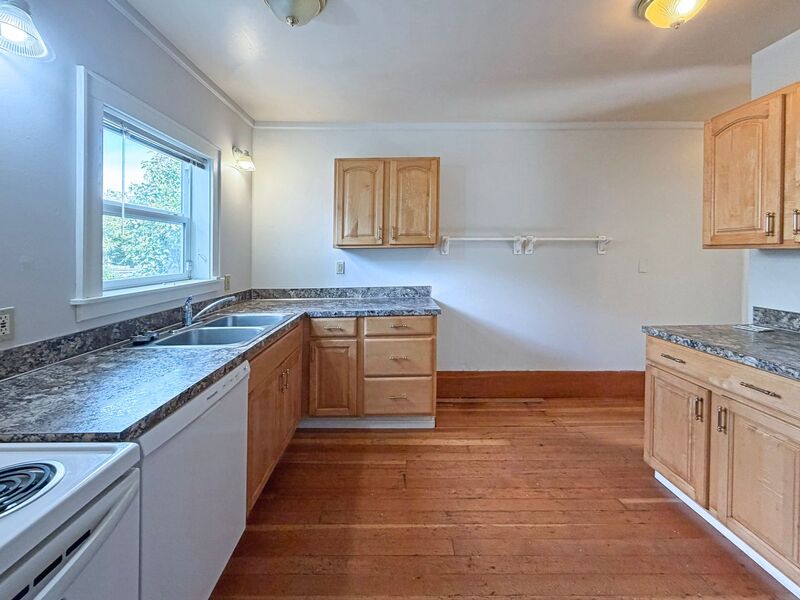Photo 4 of rental home at 1273 Patterson Alley, Unit A