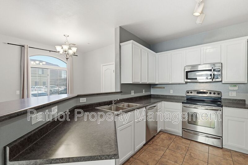 Mesa House: 1350 S Greenfield Rd