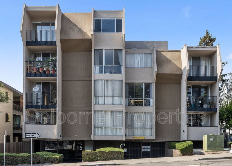Oakland House: 601 Oakland Avenue