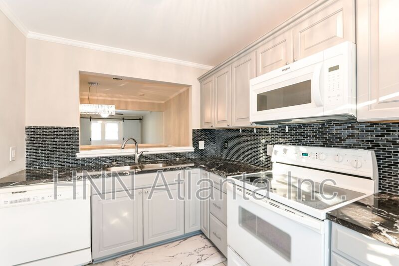 Athens Condo: 2505 W Broad St