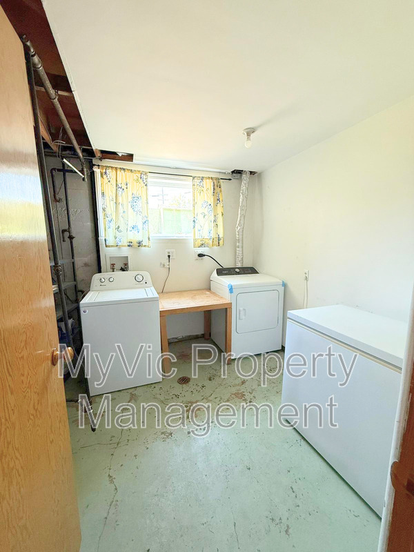 Edmonton House: 10536 76 ST NW