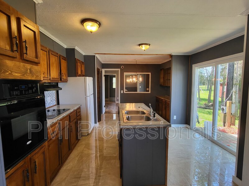 Murfreesboro House: 925 Cranor Rd