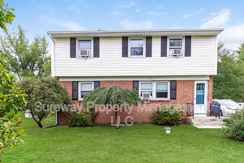 Pennington Condo: 18 Crest Ave, Unit B- Upstairs
