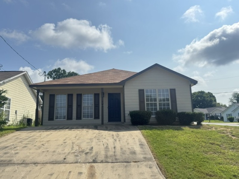 Phenix City House: 2208 Summerwind Dr