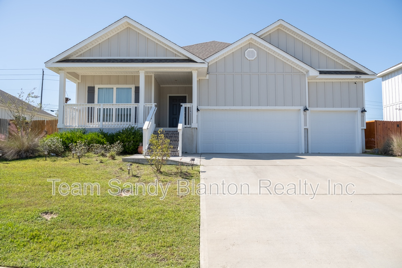 Pensacola House: 10629 Davenport Loop