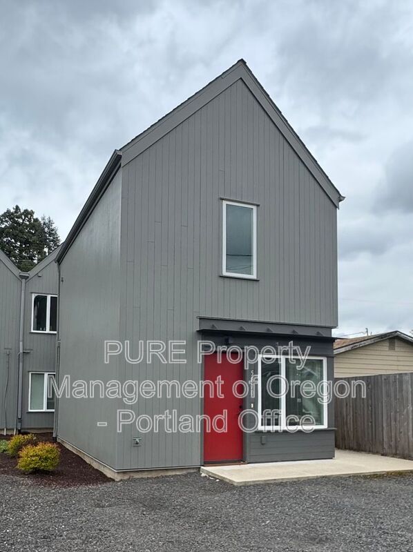 Portland House: 5870 N Harvard St