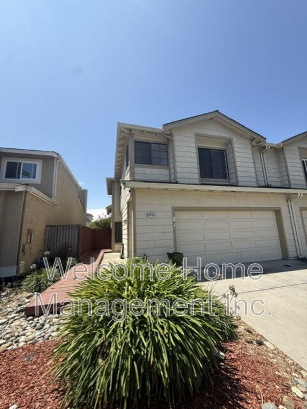 Fremont House: 34769 Comstock Common