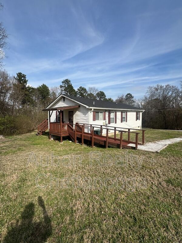 Hixson House: 5505 Moody Sawyer Road