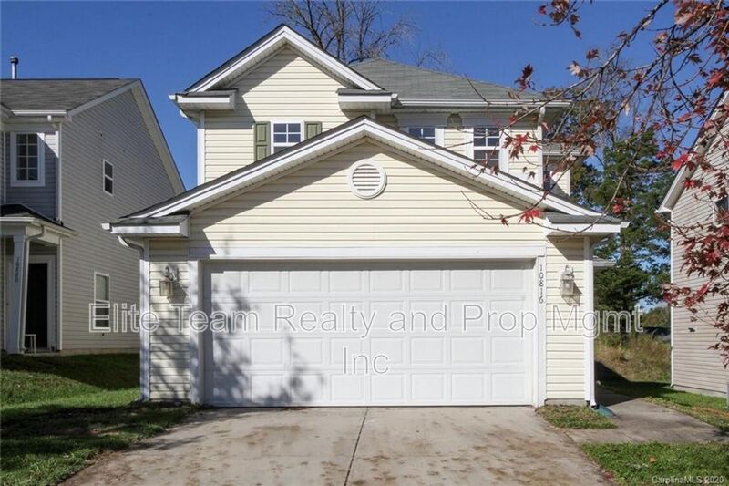 Charlotte House: 10816 Carstairs St