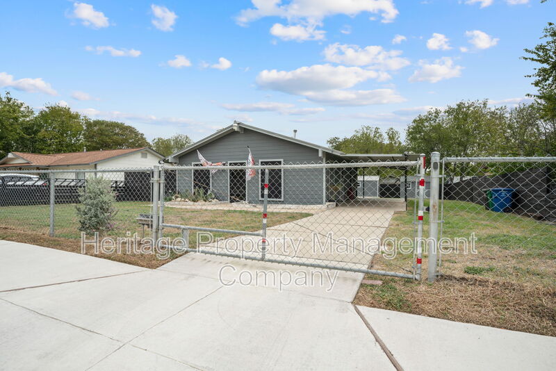 San Antonio House: 6022 Castle View Drive