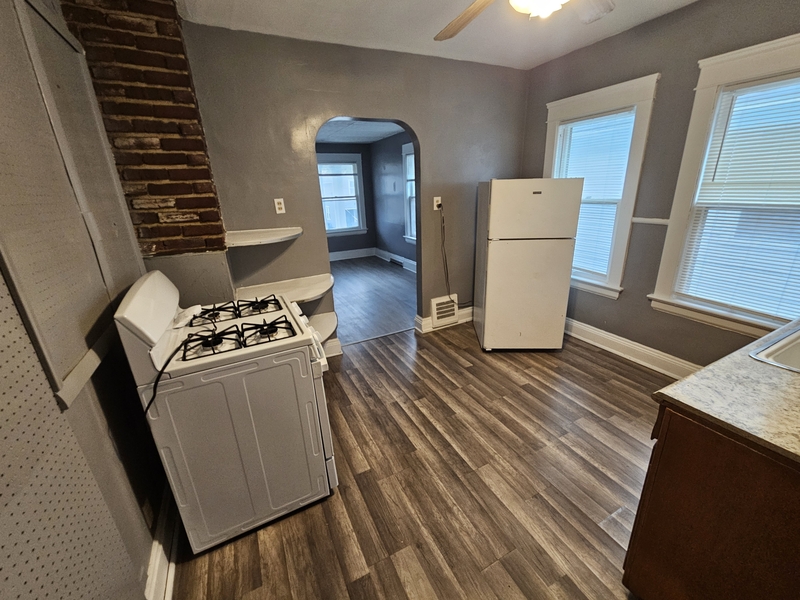 Cleveland Condo: 444 East 156th Street - Upstairs