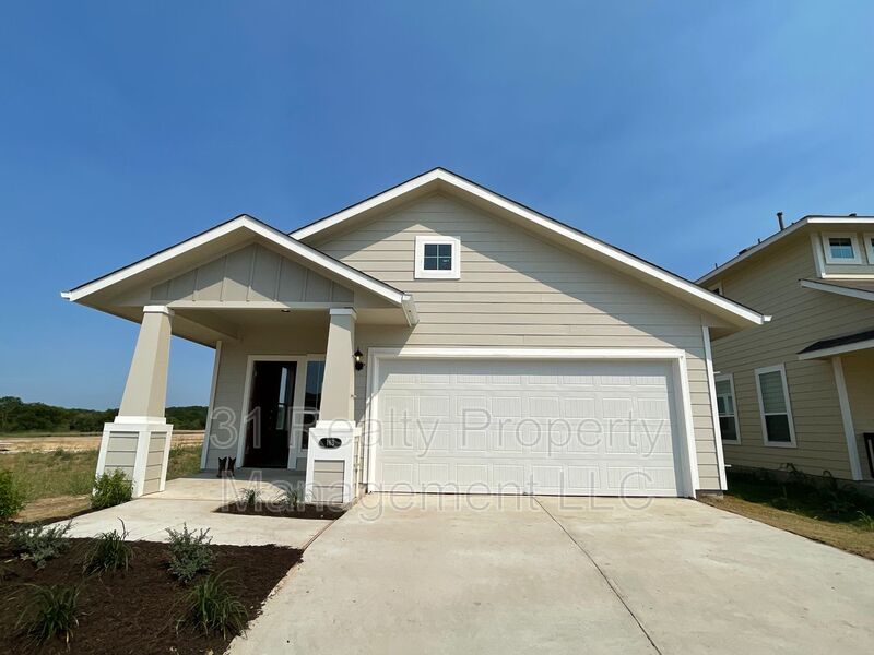 Maxwell House: 163 Tempest Trl