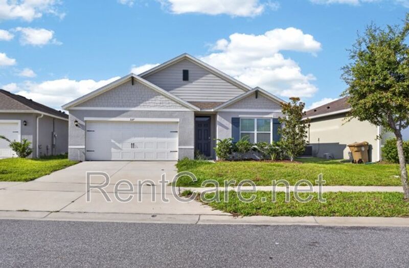 St Cloud House: 537 Talisi Lp