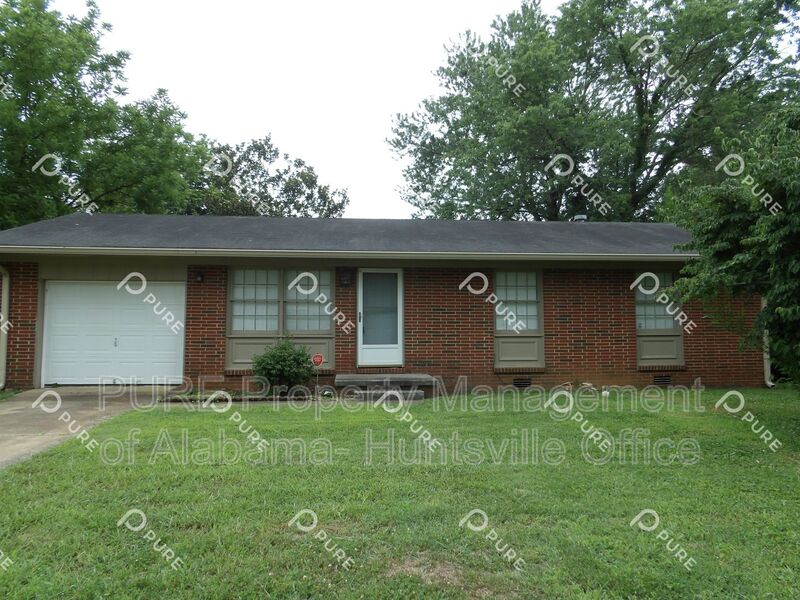 Huntsville House: 3021 Deerfield Road