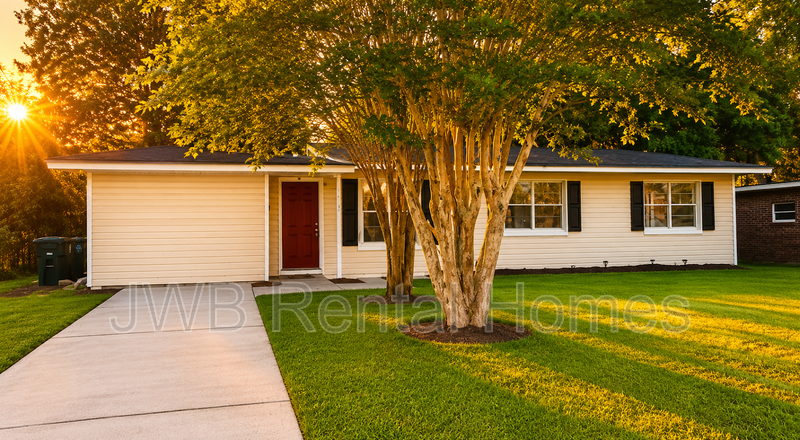 Jacksonville House: 1915 Debutante Dr