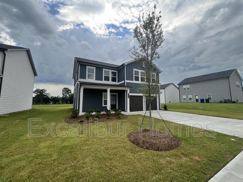 Conyers House: 2213 Boxwood Cir SE