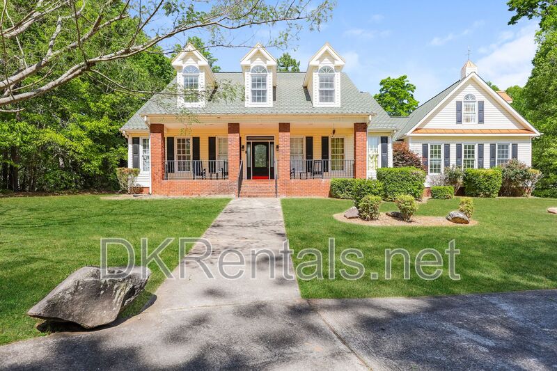 Fairburn House: 4775 Jones Road
