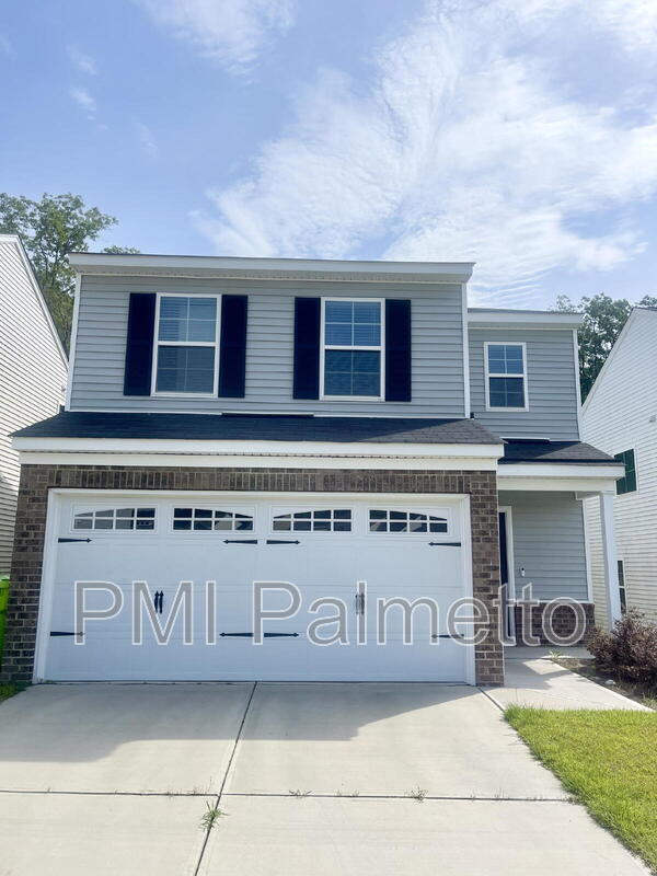 Columbia House: 633 Wooster Drive