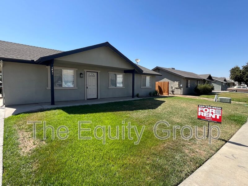 Porterville Condo: 1435 Cottage Place