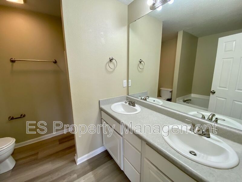 Wonderful 4 Bedroom 2.5 Bathroom Two Story Home in Lawrence! - Photo 20