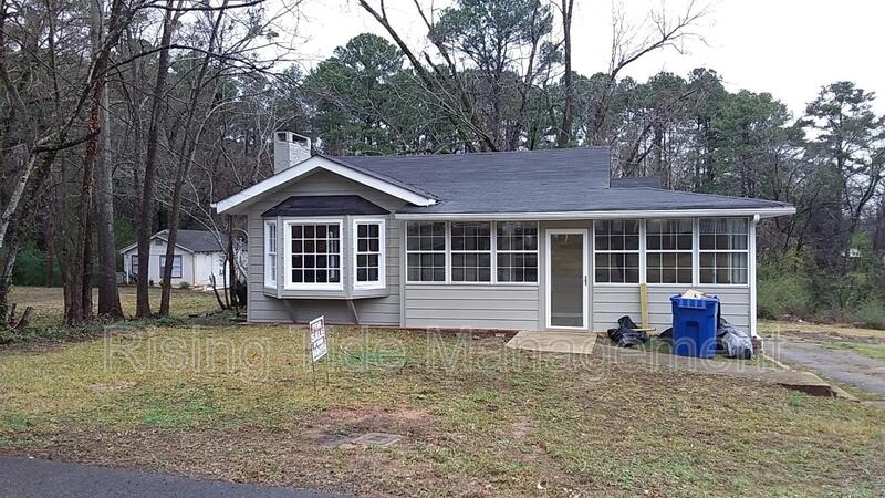 Hueytown House: 104 Walker Ave