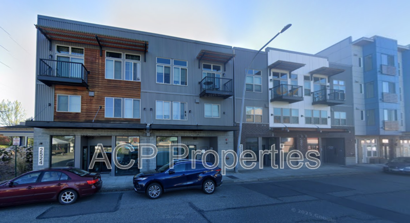 Bellingham Condo: 2524 Meridian St