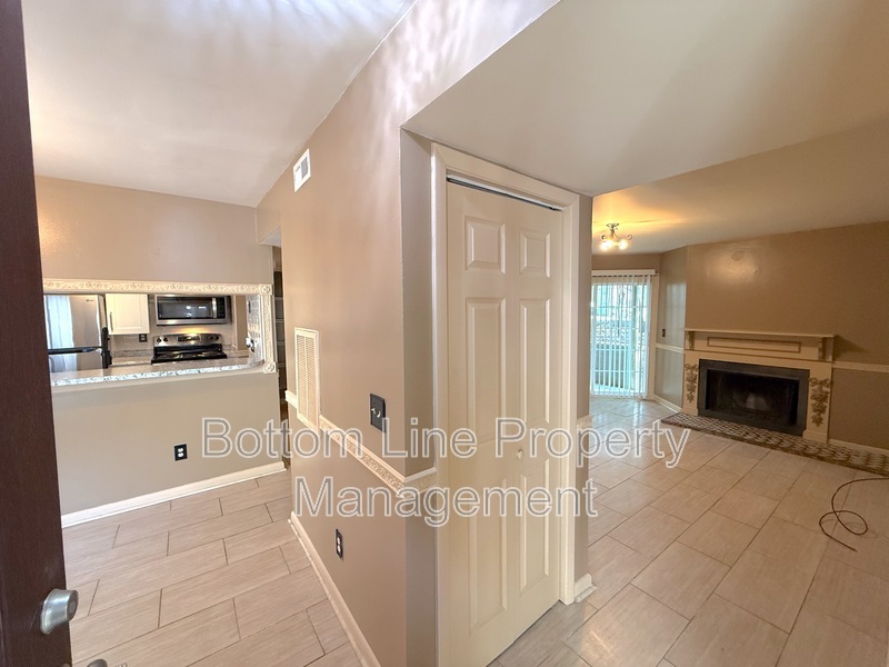 Charlotte Condo: 4417 Sharon Chase Dr