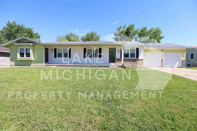 Kentwood Condo: 2257 Countrywood Dr. SE