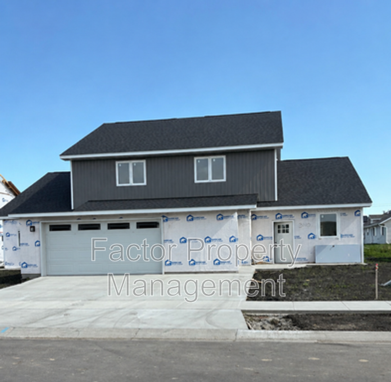 Mankato Townhome: 3108 Noble Drive