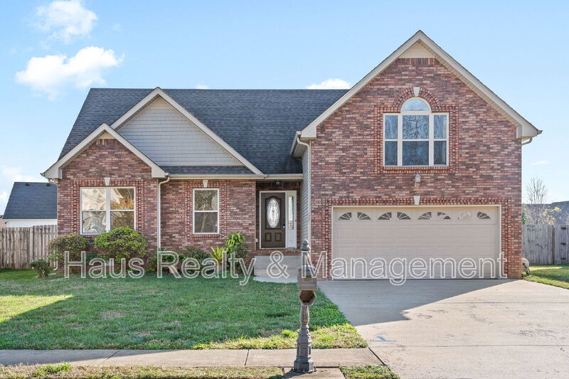 Clarksville House: 3565 Southwood Dr