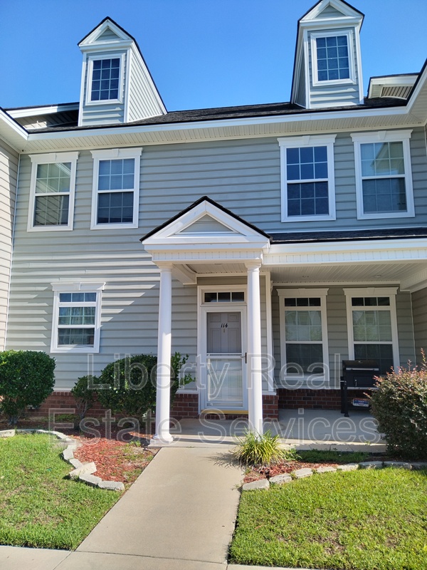 Hinesville House: 114 Governors Blvd