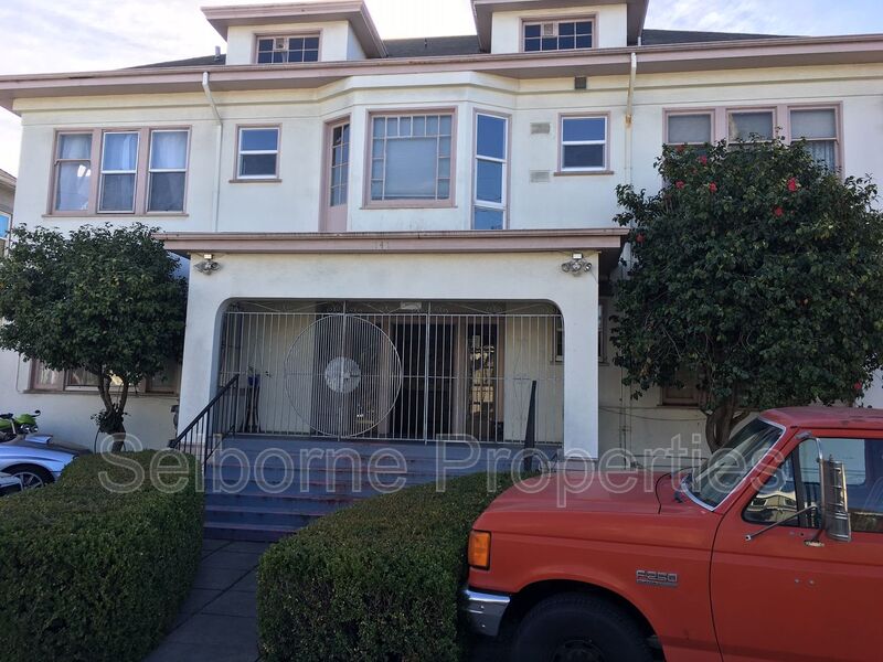 Oakland House: 747 54th Street