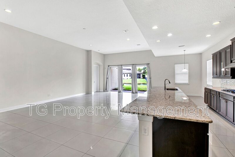 Ponte Vedra House: 18 Portside Ave