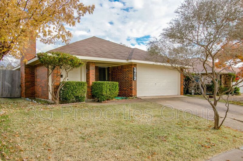 Carrollton House: 3712 Roussillon Drive