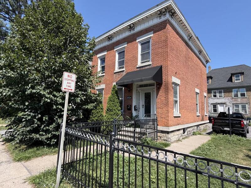 Syracuse House: 202 N Townsend St