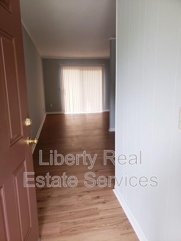 Hinesville Condo: 991 Live Oak Dr