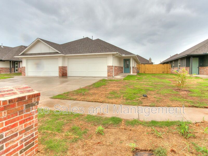 Oklahoma City House: 8012 NW 105th Street