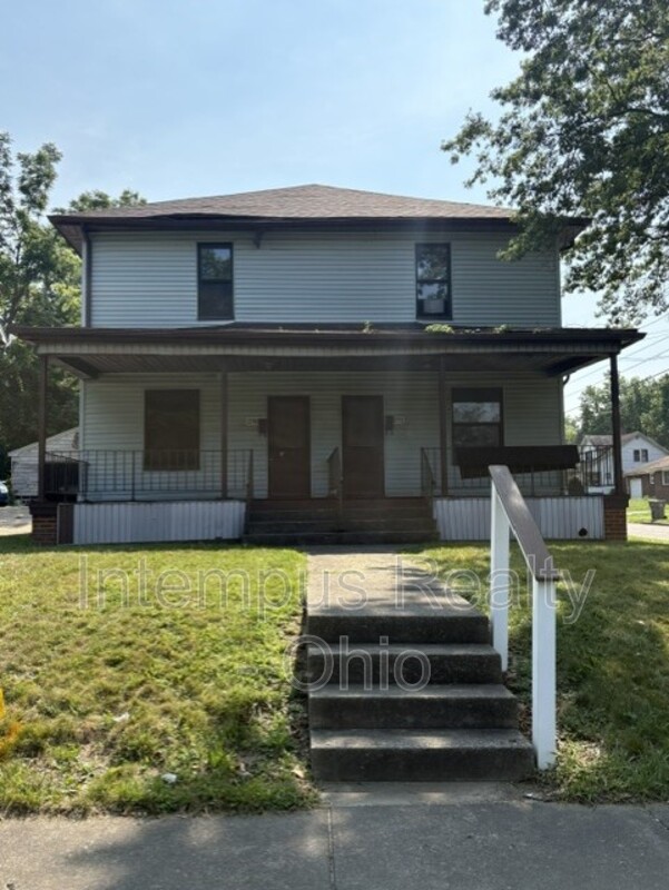 Youngstown House: 2749 Rush Blvd