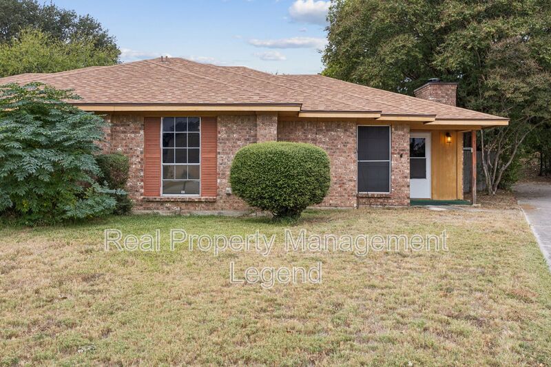Arlington House: Hearthwood Ct 5633